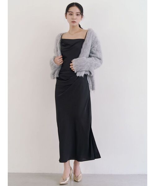 LAGUNAMOON(ラグナムーン)の「ファーライクニットカーデセットナローキャミワンピース(ワンピース・レディース・チャコールグレー/ベージュ・SMALL/MEDIUM)」の6枚目の写真