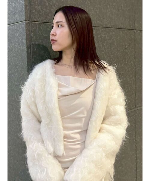 LAGUNAMOON(ラグナムーン)の「ファーライクニットカーデセットナローキャミワンピース(ワンピース・レディース・チャコールグレー/ベージュ・SMALL/MEDIUM)」の13枚目の写真