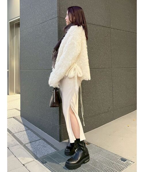 LAGUNAMOON(ラグナムーン)の「ファーライクニットカーデセットナローキャミワンピース(ワンピース・レディース・チャコールグレー/ベージュ・SMALL/MEDIUM)」の16枚目の写真