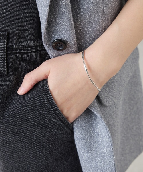 COLLAGE GALLARDAGALANTE（コラージュガリャルダガランテ）の「Sivelle./Silver925ラウンドバングル（バングル/リストバンド・レディース・シルバー・FREE）」の2枚目の写真