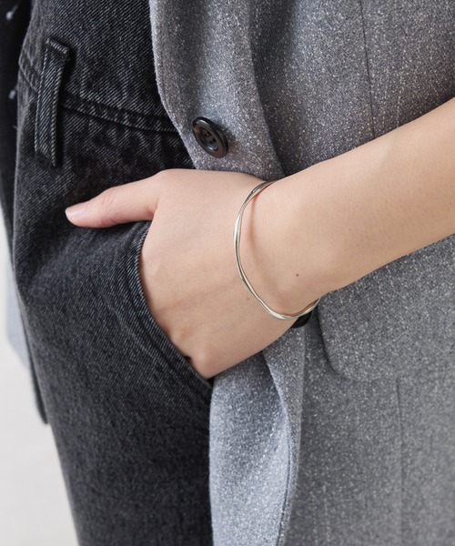 COLLAGE GALLARDAGALANTE（コラージュガリャルダガランテ）の「Sivelle./Silver925ラウンドバングル（バングル/リストバンド・レディース・シルバー・FREE）」の3枚目の写真
