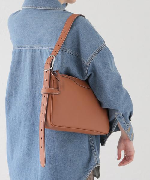 journal standard L'essage(ジャーナルスタンダードレサージュ)の「【BONASTRE/ボナストレ】 RIDER BAG S(ハンドバッグ・レディース・キャメル・FREE)」の2枚目の写真