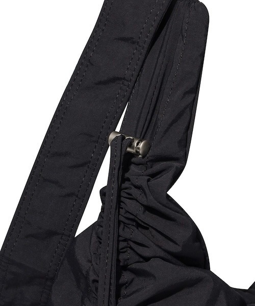 COVERNAT（カバーナット）の「CLOVERHEART NEW SHIRRING HOBO CROSSBODY BAG（ショルダーバッグ・レディース・ブラック/グレー・FREE）」の7枚目の写真