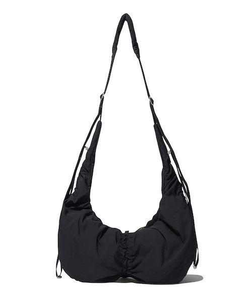 COVERNAT（カバーナット）の「CLOVERHEART NEW SHIRRING HOBO CROSSBODY BAG（ショルダーバッグ・レディース・ブラック/グレー・FREE）」の3枚目の写真