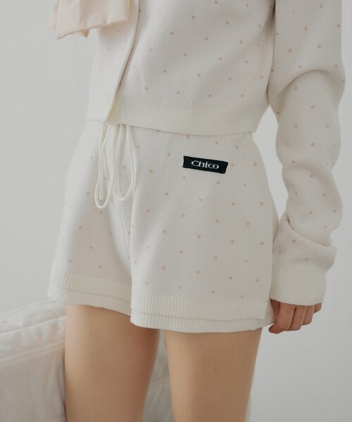 Chico（チコ）の「【セットアップ対応】コンパクトニットショートパンツ（その他パンツ・レディース・ネイビー/ブルー系その他2/ホワイト系その他2/ピンク・MEDIUM/SMALL）」の2枚目の写真
