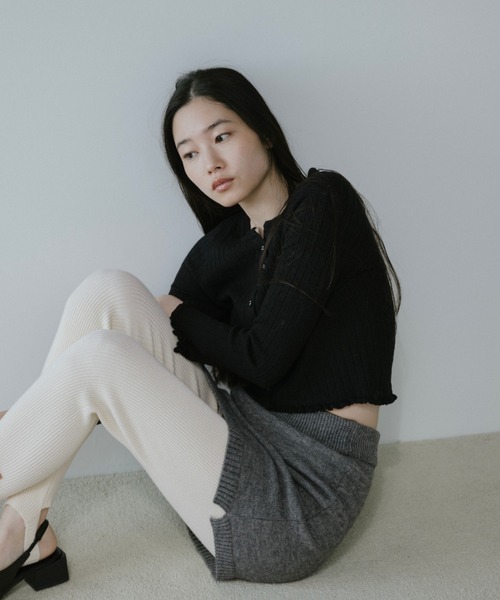 duei(デュイ)の「アイレットコンパクトカーディガン(カーディガン/ボレロ・レディース・アイボリー/ブラック/グレー/ピンク・FREE)」の9枚目の写真