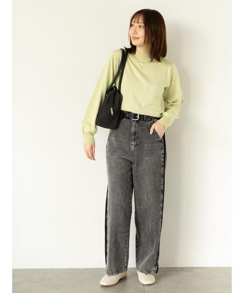 Te chichi TERRASSE（テチチテラス）の「袖口金釦ハイネックニット（ニット/セーター・レディース・オフホワイト/イエロー/ミント/チャコールグレー・F）」の5枚目の写真