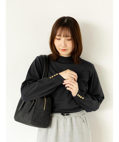 Te chichi TERRASSE（テチチテラス）の「袖口金釦ハイネックニット（ニット/セーター・レディース・オフホワイト/イエロー/ミント/チャコールグレー・F）」の9枚目の写真