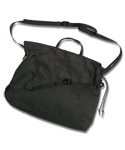 DIAFVINE(ディアフバイン)の「DV22STP.668 SLING BAG HEAVY NYLON -Deep Khaki-(メッセンジャーバッグ・メンズ・その他・ONE SIZE)」の2枚目の写真