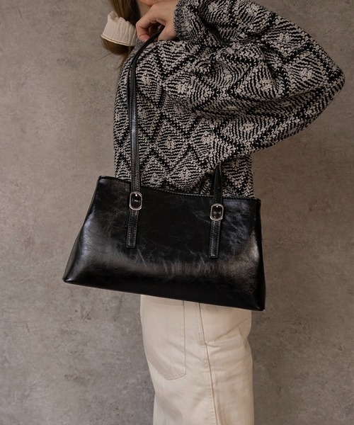 SHE HER HER HERS（シーハーハーハーズ）の「ヴィンテージエナメルスクエアバッグ（トートバッグ・レディース・ブラック/キャメル/ブラウン/アイボリー・FREE）」の5枚目の写真