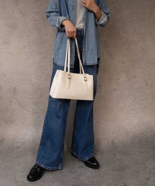 SHE HER HER HERS（シーハーハーハーズ）の「ヴィンテージエナメルスクエアバッグ（トートバッグ・レディース・ブラック/キャメル/ブラウン/アイボリー・FREE）」の22枚目の写真