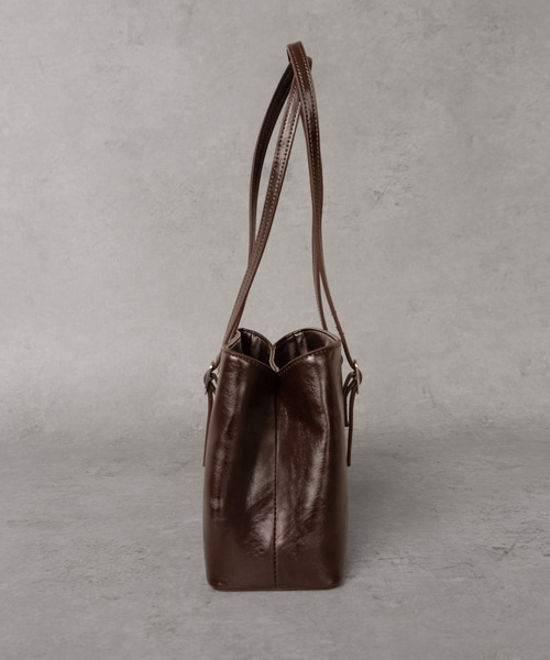 SHE HER HER HERS（シーハーハーハーズ）の「ヴィンテージエナメルスクエアバッグ（トートバッグ・レディース・ブラック/キャメル/ブラウン/アイボリー・FREE）」の17枚目の写真