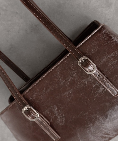 SHE HER HER HERS（シーハーハーハーズ）の「ヴィンテージエナメルスクエアバッグ（トートバッグ・レディース・ブラック/キャメル/ブラウン/アイボリー・FREE）」の19枚目の写真