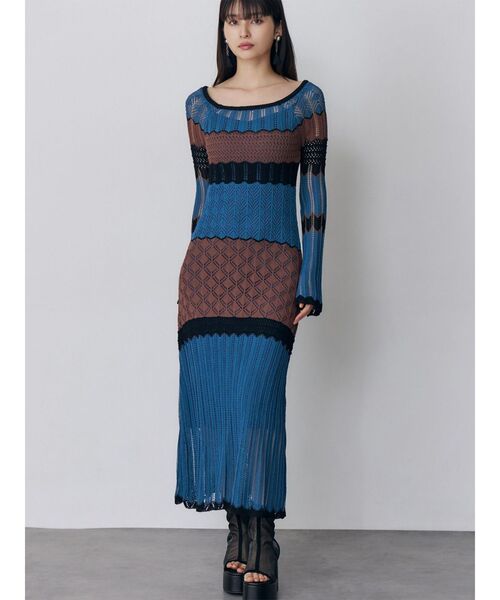 MURUA(ムルーア)の「バイカラークロシェニットワンピース(ワンピース・レディース・ホワイト/ブラック/ブルー・FREE)」の3枚目の写真