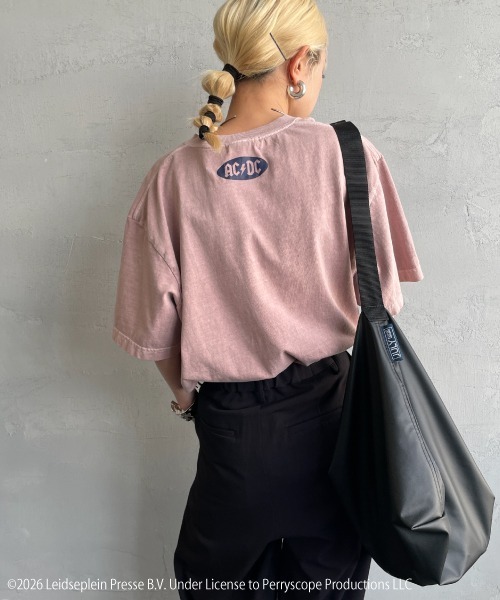 GOOD ROCK SPEED（グッドロックスピード）の「[GOOD ROCK SPEED/グッドロックスピード] 別注 AC/DC ロックプリントTシャツ(Who Made Who)（Tシャツ/カットソー・レディース・ピンク・M/L/XL）」の4枚目の写真