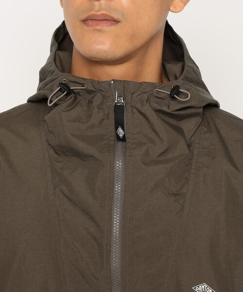 DANTON（ダントン）の「Men's Stunner Nylon Hooded Jacket（ブルゾン・メンズ・グレイッシュベージュ/ブラック/オリーブ/ピンク系その他/グレー系その他・S/M/L/XL）」の13枚目の写真