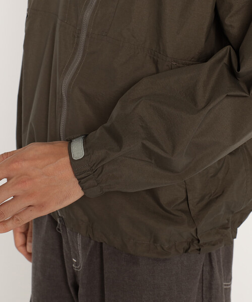 DANTON（ダントン）の「Men's Stunner Nylon Hooded Jacket（ブルゾン・メンズ・グレイッシュベージュ/ブラック/オリーブ/ピンク系その他/グレー系その他・S/M/L/XL）」の11枚目の写真