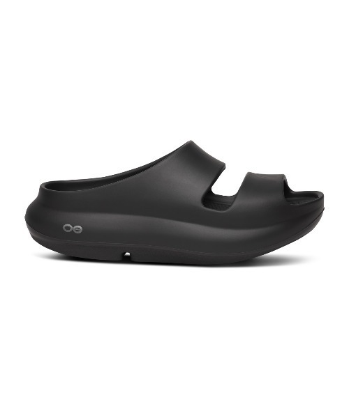 OOFOS(ウーフォス)の「ウーフォス OOFOS OOyea Black(サンダル・メンズ・ブラック・23.0cm/24.0cm/25.0cm/26.0cm/27.0cm/28.0cm)」の1枚目の写真