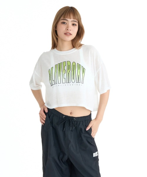 ROXY（ロキシー）の「ROXY ウィメンズ FITNESS FEEL THE SPARK WIDE Tシャツ 【2026年春夏モデル】/ロキシー速乾ショート丈半袖Tシャツ（Tシャツ/カットソー・レディース・ブラック/オレンジ/ホワイト・MEDIUM/LARGE）」の2枚目の写真
