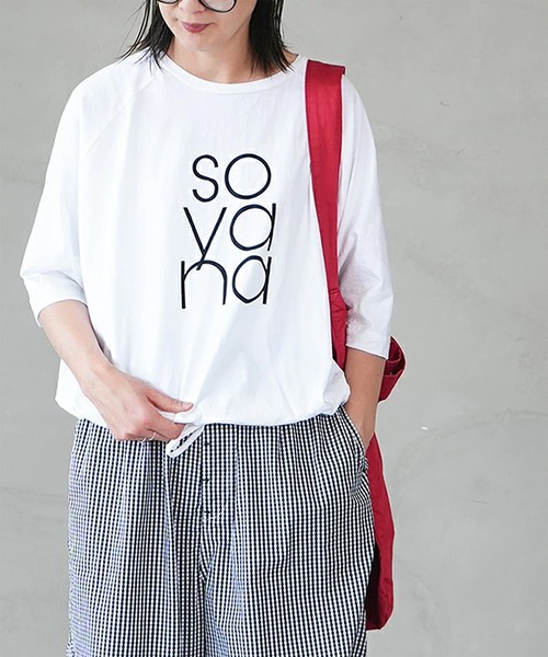 SOLAMONAT(ソラモナ)の「パフ天竺 裾ヒモ5分袖プルオーバープリント(SOYANA)(Tシャツ/カットソー・レディース・ブラック/ホワイト×グレー/杢グレー/ホワイト×ブラック・FREE)」の2枚目の写真