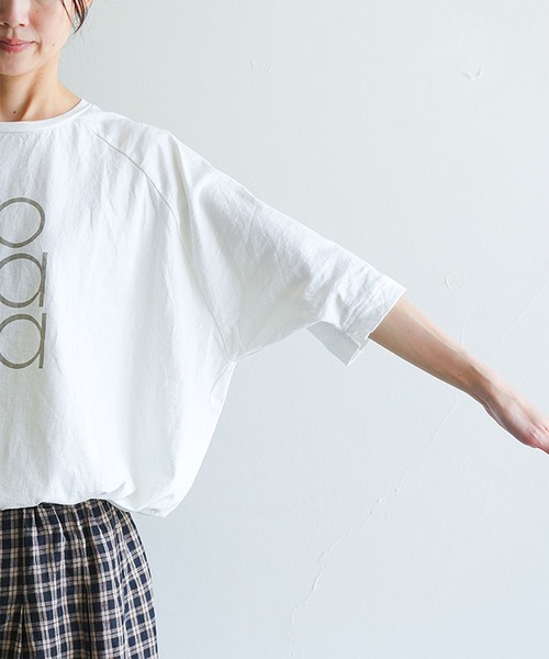 SOLAMONAT(ソラモナ)の「パフ天竺 裾ヒモ5分袖プルオーバープリント(SOYANA)(Tシャツ/カットソー・レディース・ブラック/ホワイト×グレー/杢グレー/ホワイト×ブラック・FREE)」の5枚目の写真