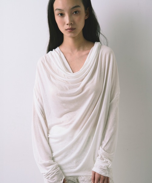 kiehtova（キエトヴァ）の「【kiehtova】AIRY DRAPE SHEER TOPS/エアリードレープシアートップス（Tシャツ/カットソー・レディース・ブラック/ホワイト/ベージュ・FREE）」の2枚目の写真