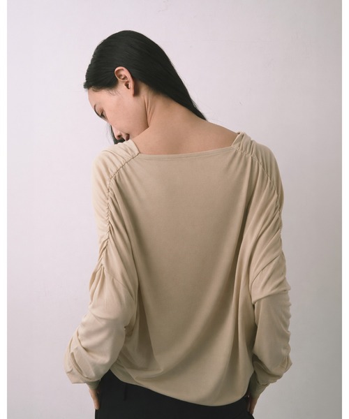 kiehtova（キエトヴァ）の「【kiehtova】AIRY DRAPE SHEER TOPS/エアリードレープシアートップス（Tシャツ/カットソー・レディース・ブラック/ホワイト/ベージュ・FREE）」の8枚目の写真