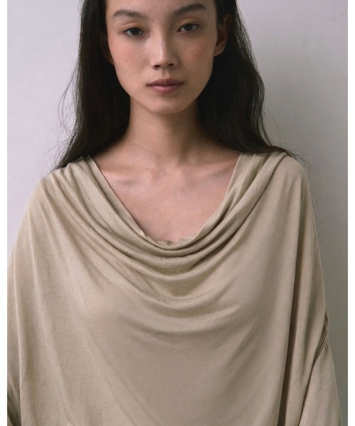 kiehtova（キエトヴァ）の「【kiehtova】AIRY DRAPE SHEER TOPS/エアリードレープシアートップス（Tシャツ/カットソー・レディース・ブラック/ホワイト/ベージュ・FREE）」の9枚目の写真
