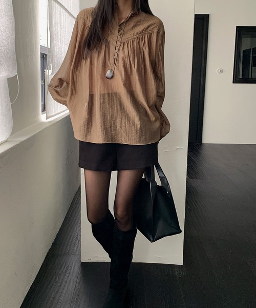 LAFFMO(ラフモ)の「スタンドカラーギャザーブラウス(シャツ/ブラウス・レディース・ブラウン/ブラック・F)」の14枚目の写真