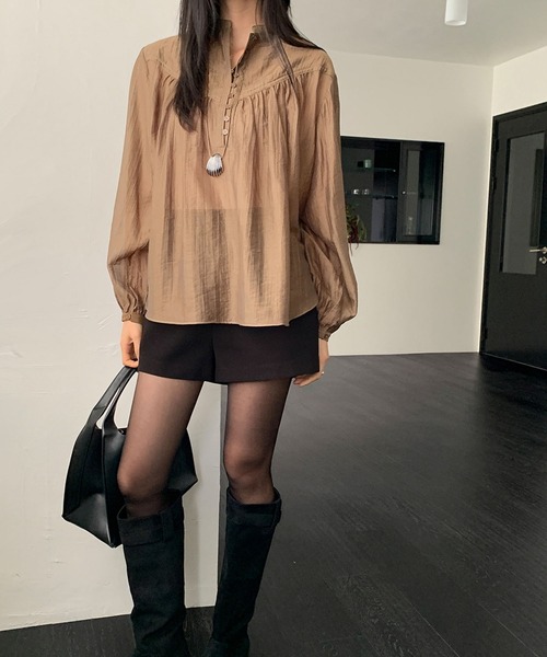 LAFFMO(ラフモ)の「スタンドカラーギャザーブラウス(シャツ/ブラウス・レディース・ブラウン/ブラック・F)」の18枚目の写真