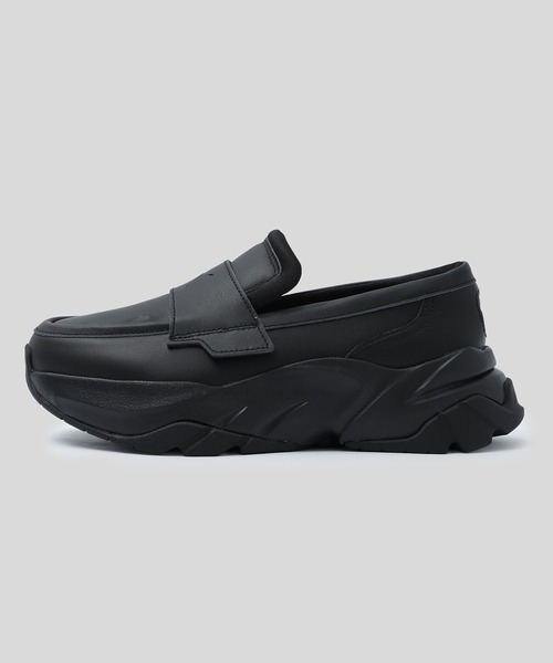 PUMA(プーマ)の「PUMA W LOAFYR 397730-01(ローファー・レディース・ブラック・23.5cm/24cm/24.5cm/23cm)」の1枚目の写真