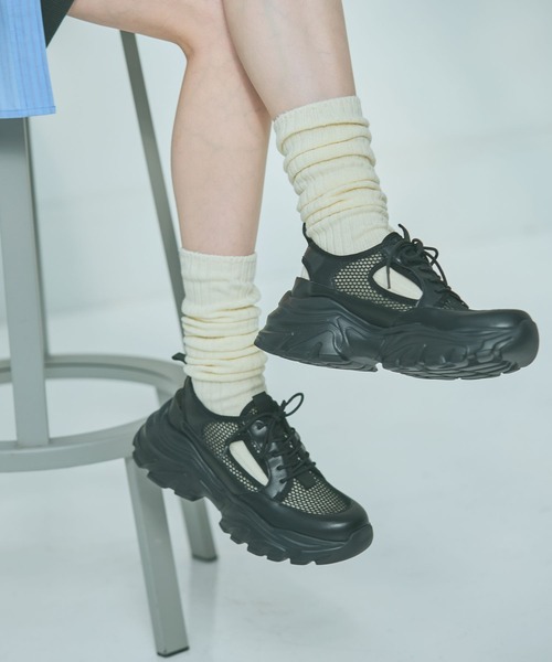 LAKOLE（ラコレ）の「メッシュ切替スニーカー / 646765（スニーカー・レディース・ブラック/オフホワイト・SMALL/LARGE/MEDIUM）」の4枚目の写真