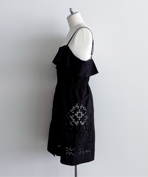 Pqran(クラン)の「カットワーク刺繍OP(ワンピース・レディース・オフホワイト/ブラック・FREE)」の6枚目の写真
