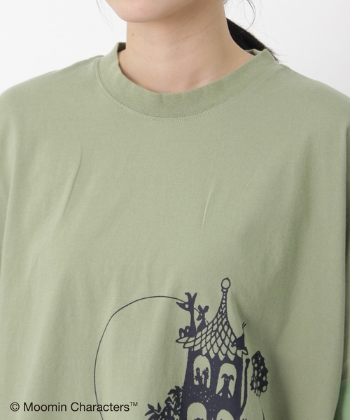 SUPER HAKKA（スーパーハッカ）の「「ムーミンやしき」プリント裾ドロストTシャツ（Tシャツ/カットソー・レディース・オフホワイト/ネイビー/ライトグリーン・FREE）」の7枚目の写真