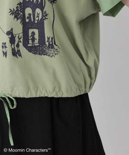 SUPER HAKKA（スーパーハッカ）の「「ムーミンやしき」プリント裾ドロストTシャツ（Tシャツ/カットソー・レディース・オフホワイト/ネイビー/ライトグリーン・FREE）」の9枚目の写真