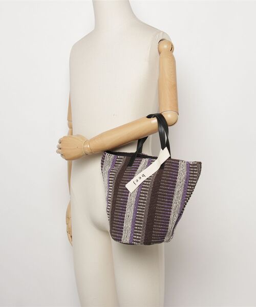 beej（ビージ）の「beej/Woven comb totebag（ショルダーバッグ・レディース・グリーン/パープル・FREE）」の6枚目の写真