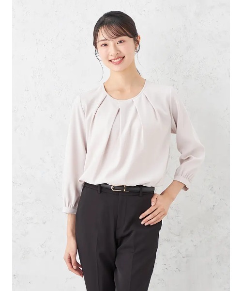 HARUYAMA(ハルヤマ)の「【SOFFICE】 ランダムタックブラウス ニット カットソー 通年(シャツ/ブラウス・レディース・ライトグレー/オフホワイト/ライトピンク・S/L/LL/M)」の1枚目の写真