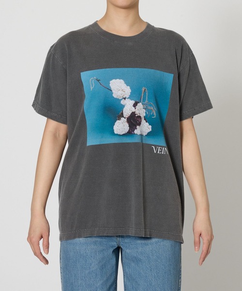 jj mercer（ジェイジェイマーサー）の「【J.J. Mercer×VEIN×BABYLONE】FLOWER PHOTO T（Tシャツ/カットソー・レディース・チャコール・フリー）」の6枚目の写真