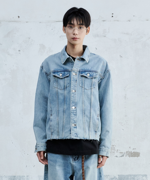 CUT OUT DENIM TRUCKER JACKET LIGHT BLUE（デニムジャケット
