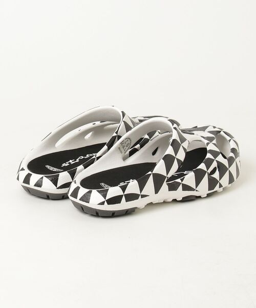 KEEN(キーン)の「シャンティ アーツ|KEEN x ESOW x GINZA GL|オールジェンダー(サンダル・メンズ・ホワイト×ブラック・23cm/24cm/25cm/26cm/27cm/28cm/29cm)」の2枚目の写真