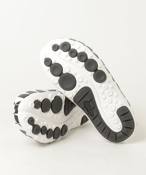 KEEN(キーン)の「シャンティ アーツ|KEEN x ESOW x GINZA GL|オールジェンダー(サンダル・メンズ・ホワイト×ブラック・23cm/24cm/25cm/26cm/27cm/28cm/29cm)」の3枚目の写真