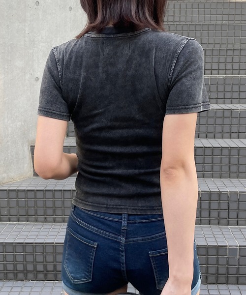 ROGER AND RAW（ロジャーアンドロウ）の「プレート付切替リブ半袖トップス（Tシャツ/カットソー・レディース・ライトブルー/ブラック/ベージュ・FREE）」の22枚目の写真