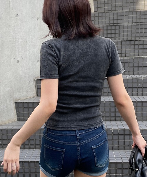 ROGER AND RAW（ロジャーアンドロウ）の「プレート付切替リブ半袖トップス（Tシャツ/カットソー・レディース・ライトブルー/ブラック/ベージュ・FREE）」の21枚目の写真