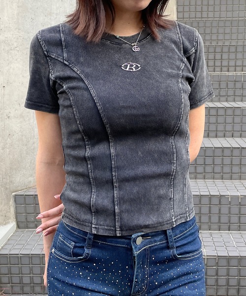 ROGER AND RAW（ロジャーアンドロウ）の「プレート付切替リブ半袖トップス（Tシャツ/カットソー・レディース・ライトブルー/ブラック/ベージュ・FREE）」の20枚目の写真