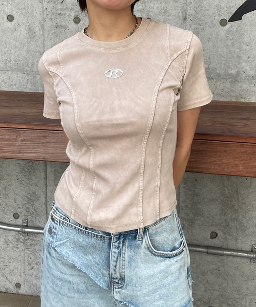 ROGER AND RAW（ロジャーアンドロウ）の「プレート付切替リブ半袖トップス（Tシャツ/カットソー・レディース・ライトブルー/ブラック/ベージュ・FREE）」の6枚目の写真