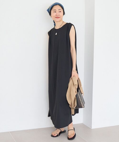 le.coeur blanc(ルクールブラン)の「ノースリーブカットワンピース(ワンピース・レディース・ベージュ/ブラック/ブラウン・38)」の4枚目の写真