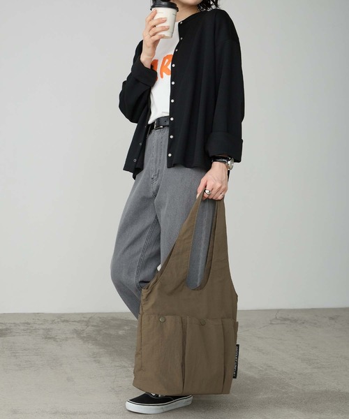 BONLECILL Marche(ボンルシールマルシェ)の「【BONLECILL Marche】《大容量/A4》メニ―ポケットユーティリティトートバッグ(トートバッグ・レディース・アイボリー/カーキ/ブラック・FREE)」の22枚目の写真