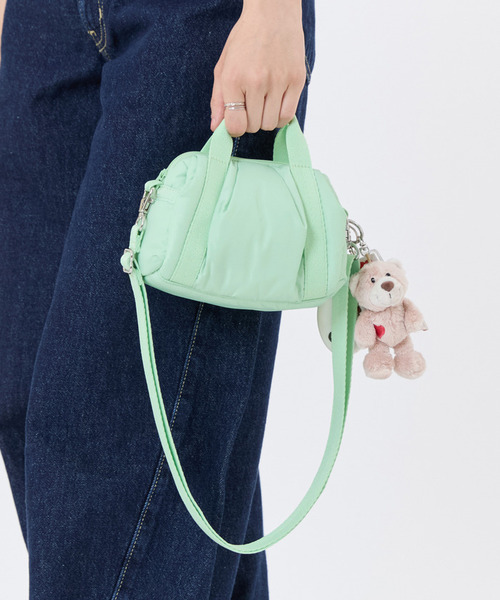 LeSportsac(レスポートサック)の「SHEEN MINI DUFFEL クラウディーセージ(ショルダーバッグ・レディース・グリーン・FREE)」の5枚目の写真