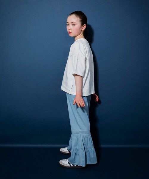 EDWIN（エドウィン）の「【Ou? by EDWIN】デニムフリルフレアパンツ（デニムパンツ・キッズ・サックスブルー/ブルー・90/110/120/150/100/130/140）」の8枚目の写真