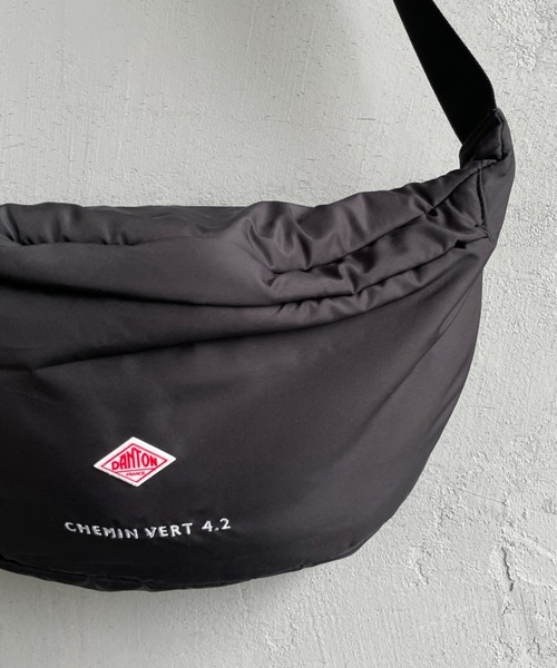 CHEMIN VERT 4.2 聚酯纖維塔夫塔斜背包